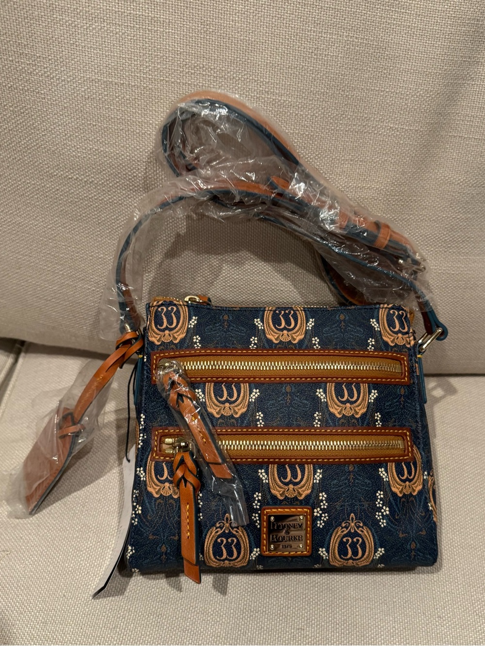 NEW RARE CLUB 33 Disney Dooney & Bourke Blue and Tan Small Crossbody Bag
